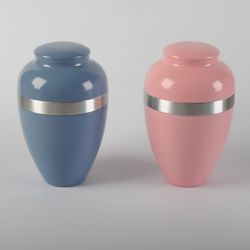 Urn Classique Aluminium 100mm satijn gepoedercoat in blauw of roze