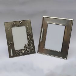 6021 Fotolijst Tin 10x15 bewerkt + klein asbuisje