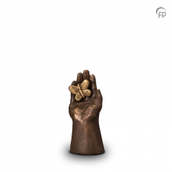 Urn Handje met vlinder UGK006A