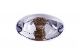 Glasreliek urn, Verbinding